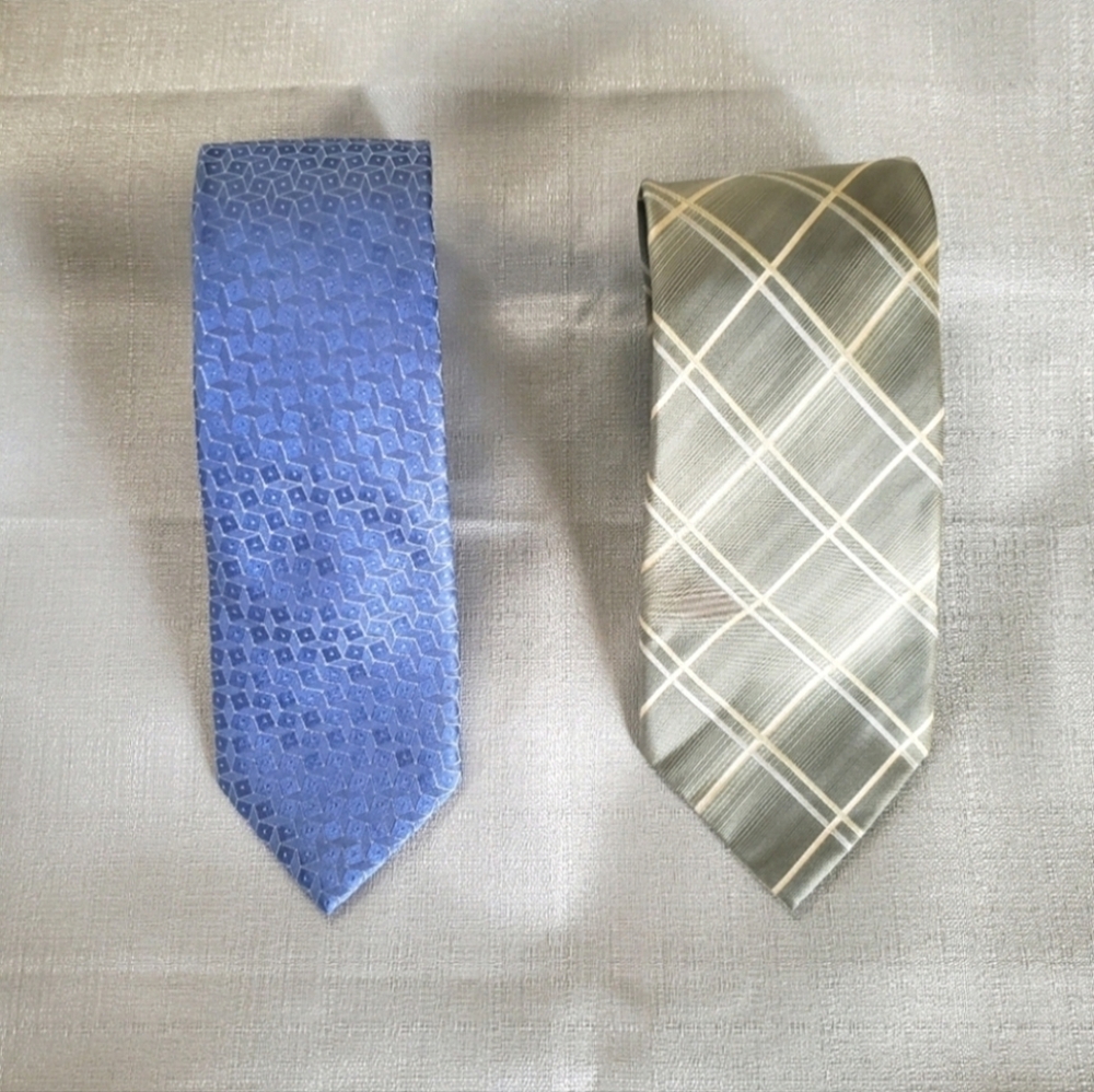 Kenneth Cole bundle of 2 Mens size Silk Ties